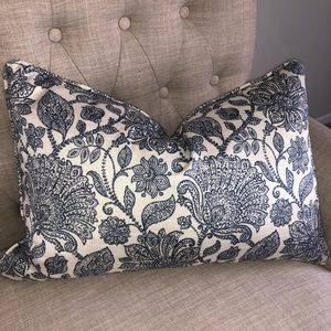 Decorative pillow